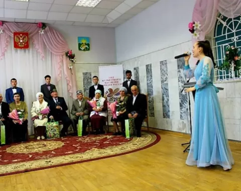 В управлении ЗАГС Буинска чествовали образцовые пары